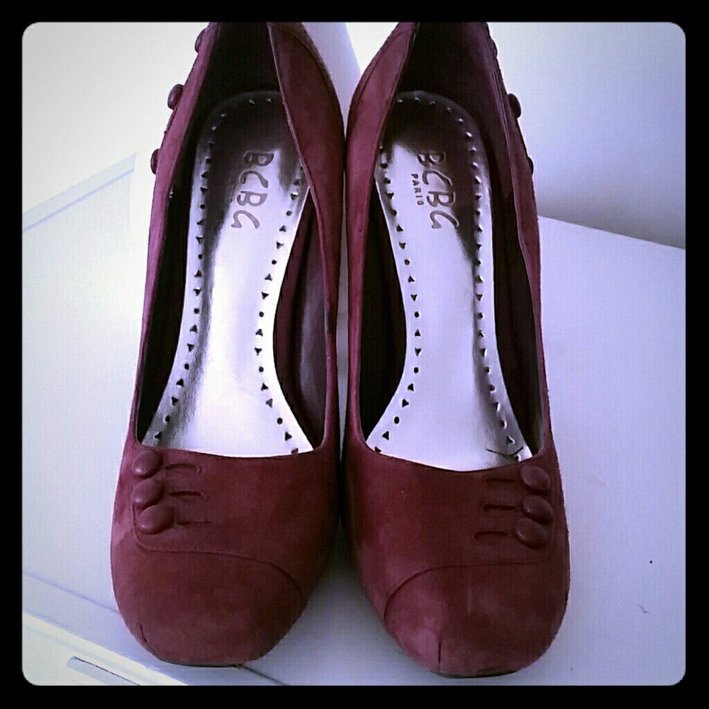 BCBG Paris vintage inspired pumps